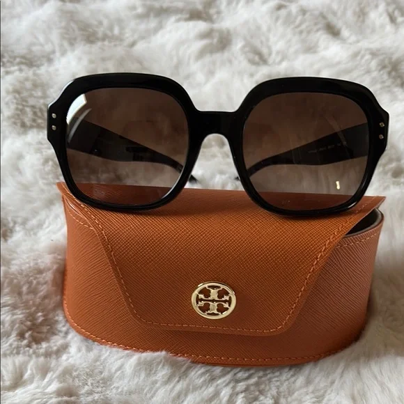 Tory Burch Black and Orange Sunglasses Tory Burch Cat-Eye TY7189U 1474/73 TY 7189U Tokyo Tortoise  main image 4